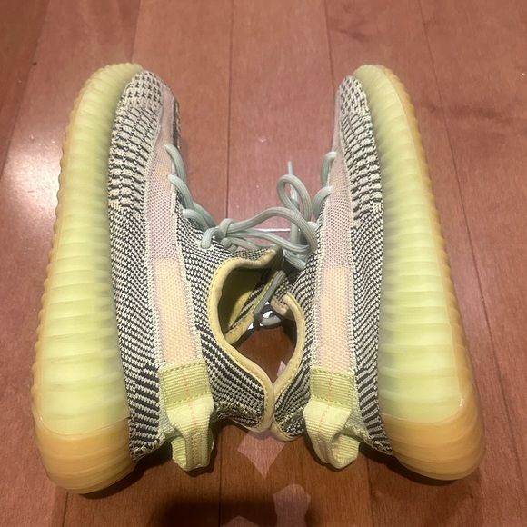 Yeezy Boost 350 V2 sneakers!  Size 7!  Lime green/black. Like new condition! - Picture 6 of 11